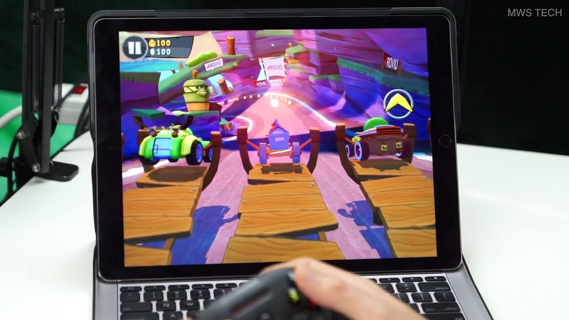 （Gaming with iPad Pro） iPad Pro游戏演示，当iPad Pro遇上手柄。