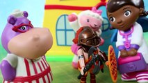 Kinder Maxi Niespodzianka & Klinika dla Pluszaków & Playmobil | Wielkanoc 2017 | Bajki dla dzieci