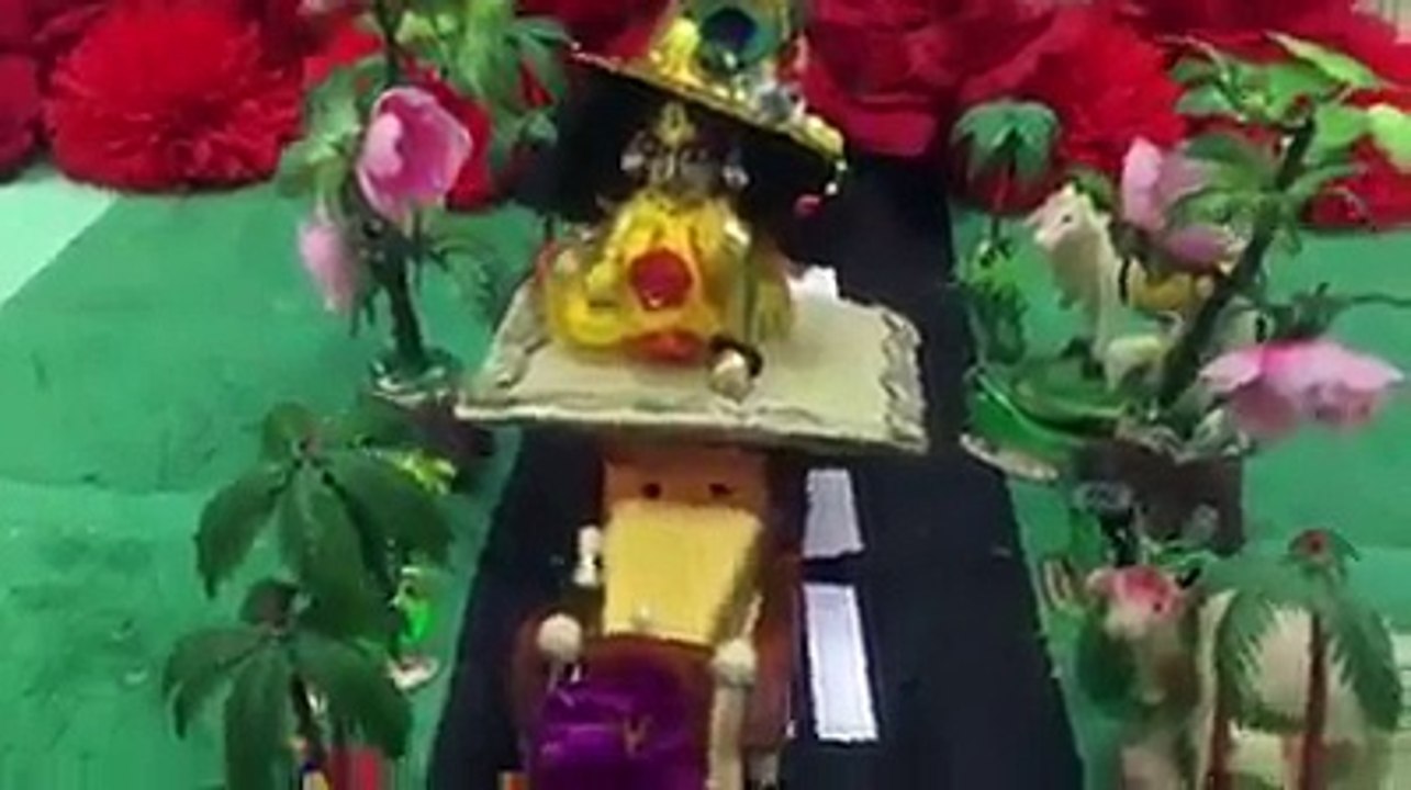 बोलिए किसके घर आऊं छुट्टियाँ बिताने....