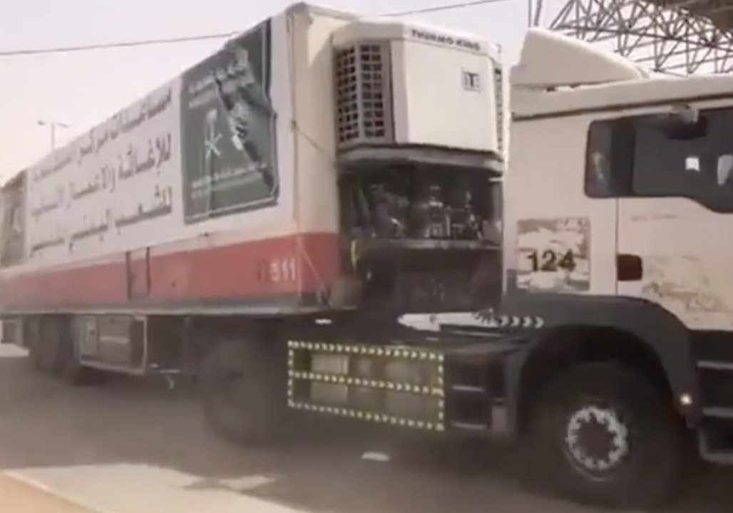 Saudi Aid Arrives in Yemen by Road and Plane