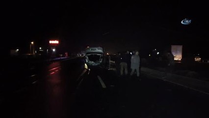 Gizli Buzlanma Kaza Getirdi... Takla Atan Araçta 4 Kişi Yaralandı