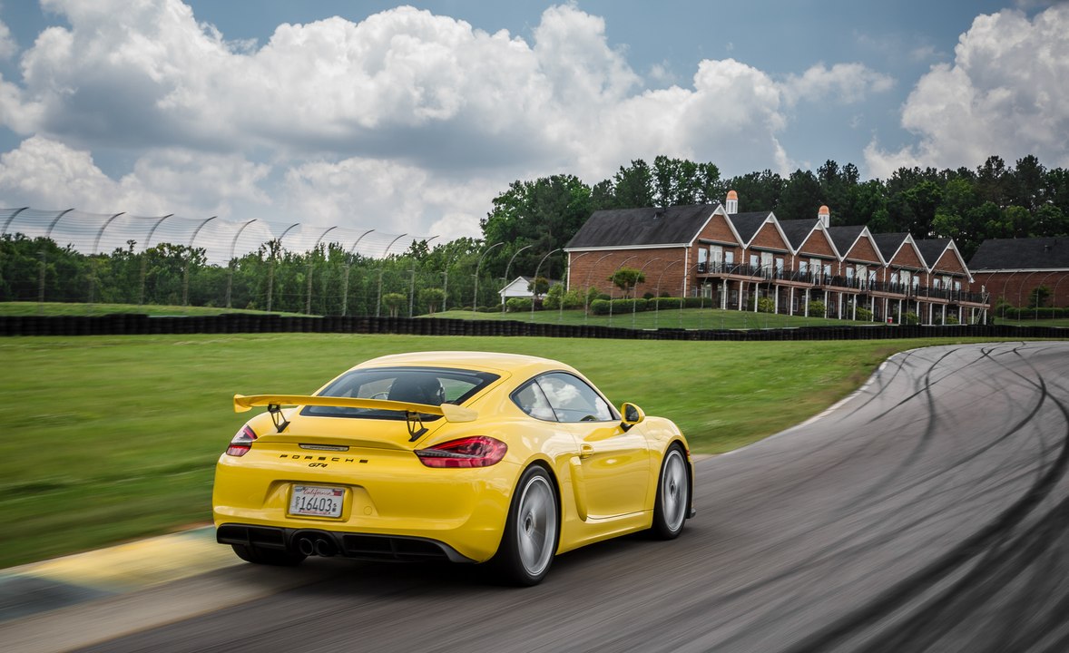Porsche Cayman GT4 at Lightning Lap 2016