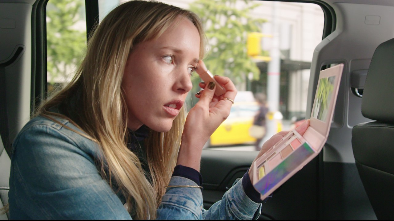 We Test Gigi Hadid's Jetsetter Palette in Every Day Commute