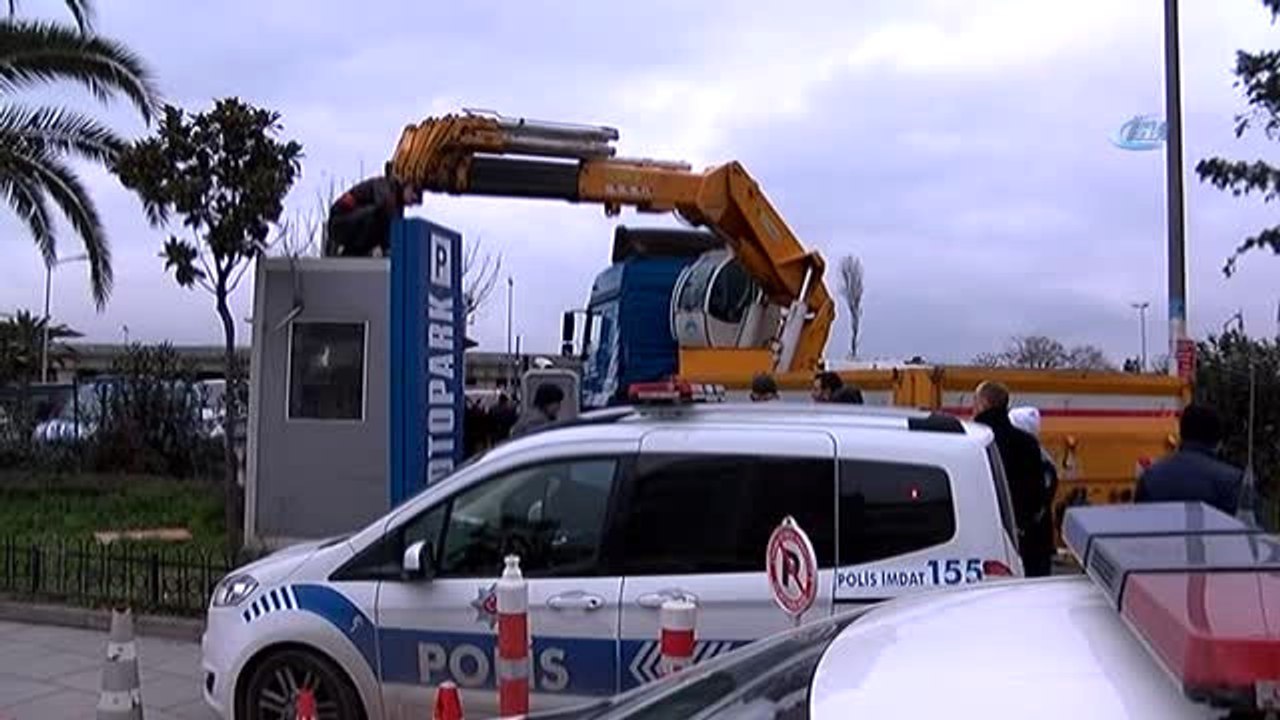 İbb, Kadıköy Belediyesi Otoparkına El Koydu