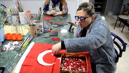 Ev kadınları ve engellilerden cama hayat veren dokunuşlar - SİNOP