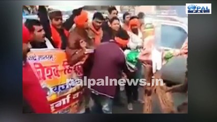 बजरंग दल हिंदू परिषद ने फूंका मोदी का पूतला