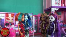 Мультик с куклами Монстер Хай и куклой Барби, Видео для девочек, Спектра и Клодин в салоне Барби