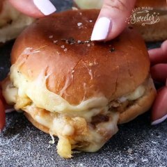 HAWAIIAN CHICKEN SLIDERS