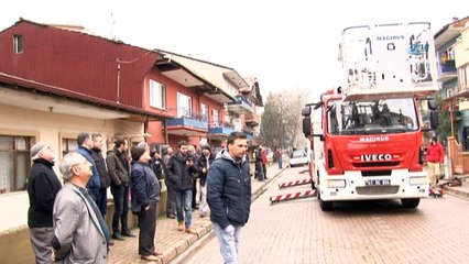 Elektrikli ısıtıcı evi yaktı