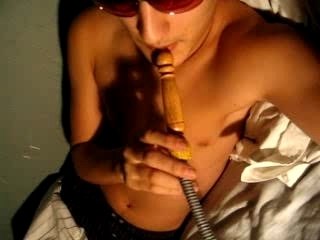 CHICHA SNAKO a l ancienne ds la chambre