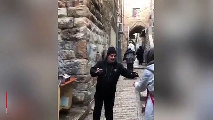 Mescid-i Aksa�da Türklere özel çay ikramı yapan Filistinli kamerada