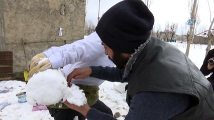 Yüksekova'da kardan Seyit Onbaşı heykeli