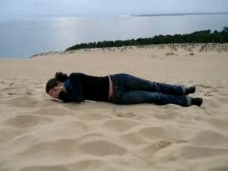 des tonneau dans la dune du Pyla