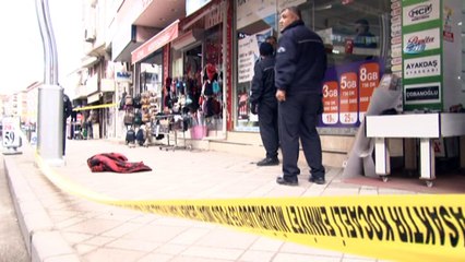 Sokakta yaşayan kimsesiz şahsı silahla vurdular