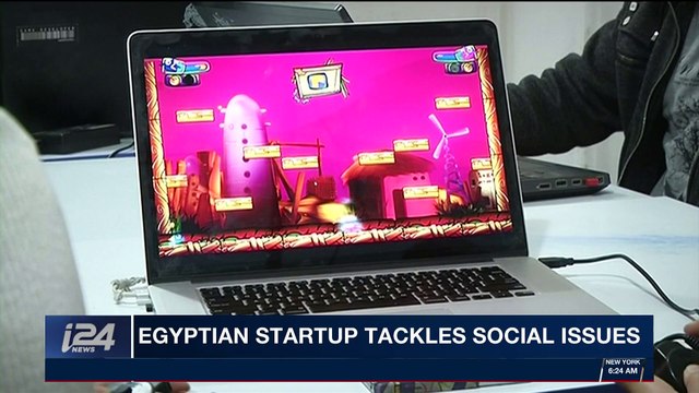 i24NEWS DESK | Migrating birds weave patterns over Israel | Thursday, January 25th 2018