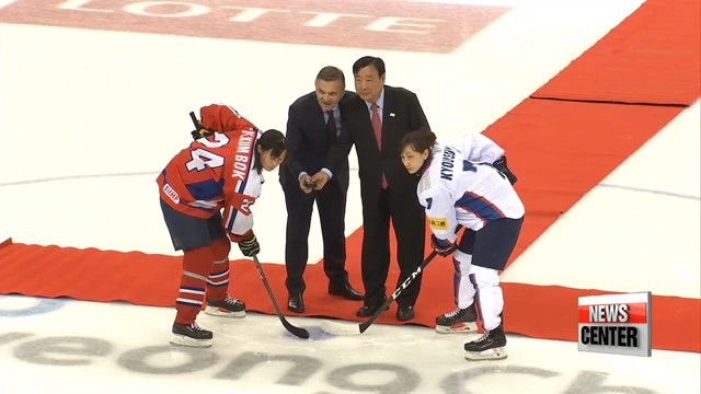 North Korean Olympic ice hockey players arrive in South