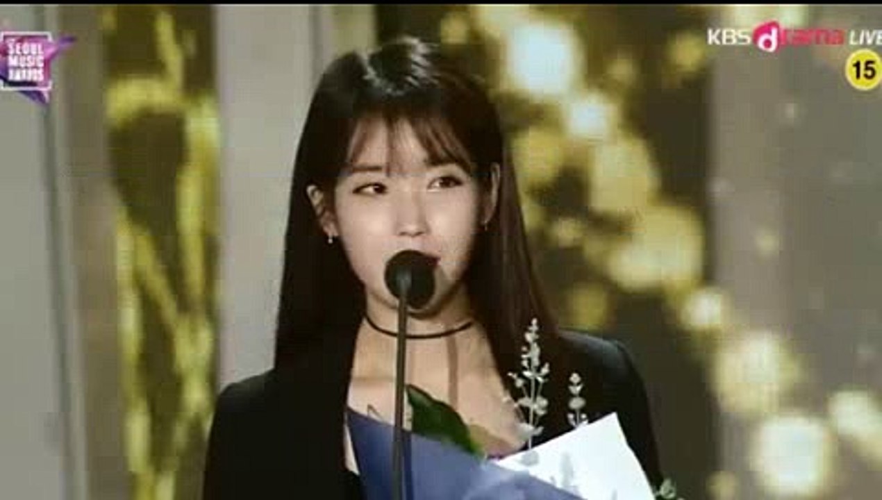 2018 서울가요대상 27회 다시보기 180125 서가대 27화 다시보기 재방송 서울가요대상 E27 다시보기 -  가수 아이유가 '서가대'에서 최고앨범상을 수상했다