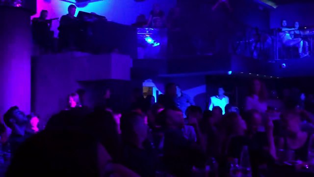 KATAΠΛΗΚΤΙΚΗ !!! Villy Razi / Βίλλυ Ραζή - Ένα ψέμα - Live 2016 HD