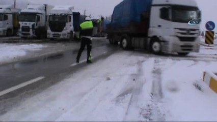 Konya-Antalya Karayolunda Trafiğe Kar Engeli