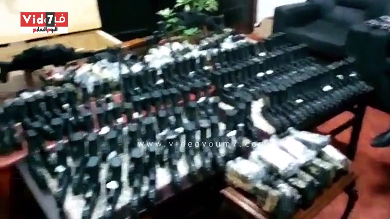 الداخلية تحبط تهريب شحنة سلاح للبر الشرقى لقناة...