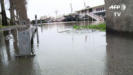 L'eau continue à monter, lentement, en région parisienne