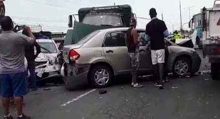Nueve personas resultaron heridas en un choque múltiple en la vía a Daule