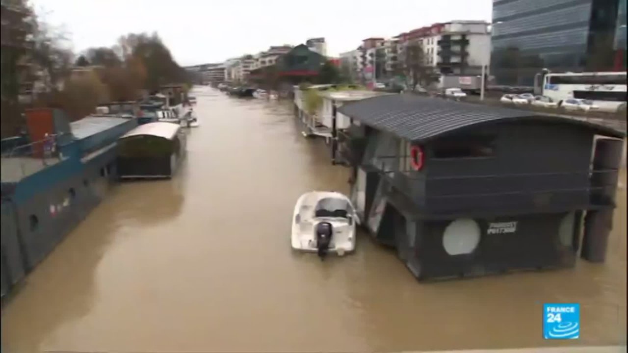 Inondations monstres à Paris : La brigade fluviale est au front