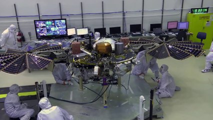 El próximo laboratorio de Marte extiende sus paneles solares