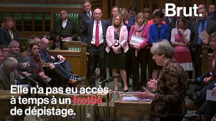 "Je sais que ce n'est pas très agréable à faire, mais c'est tellement important" : la Première ministre britannique fait campagne pour le frottis