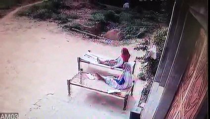 INDIAN VILLAGE ENCOUNTER CC TV CAPTURED REAL ONE