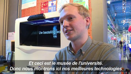 Pays-Bas: des robots apportent le fromage et servent le café