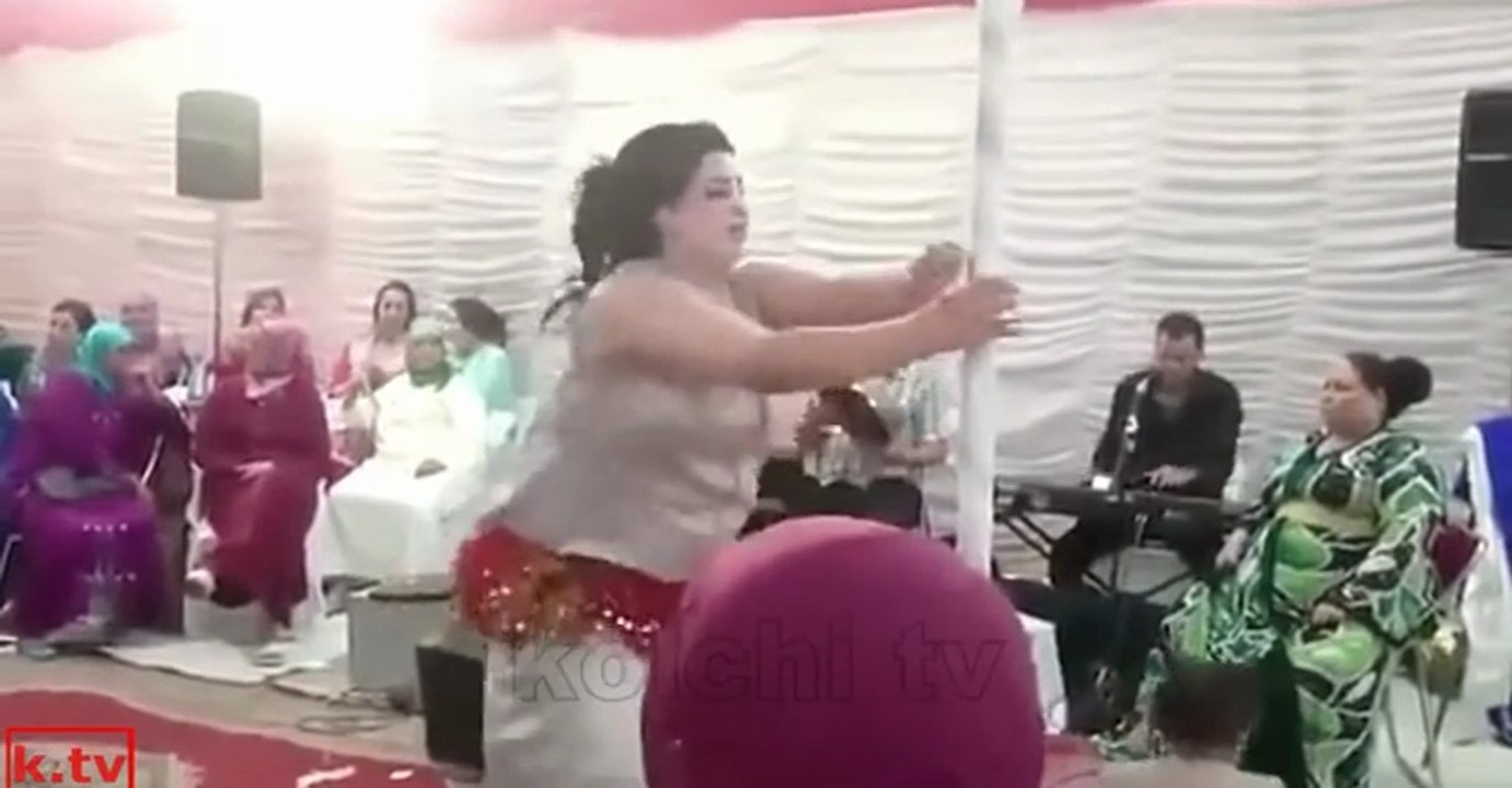 رقص في عرس مغربي على أنغام شعبية - Vidéo Dailymotion