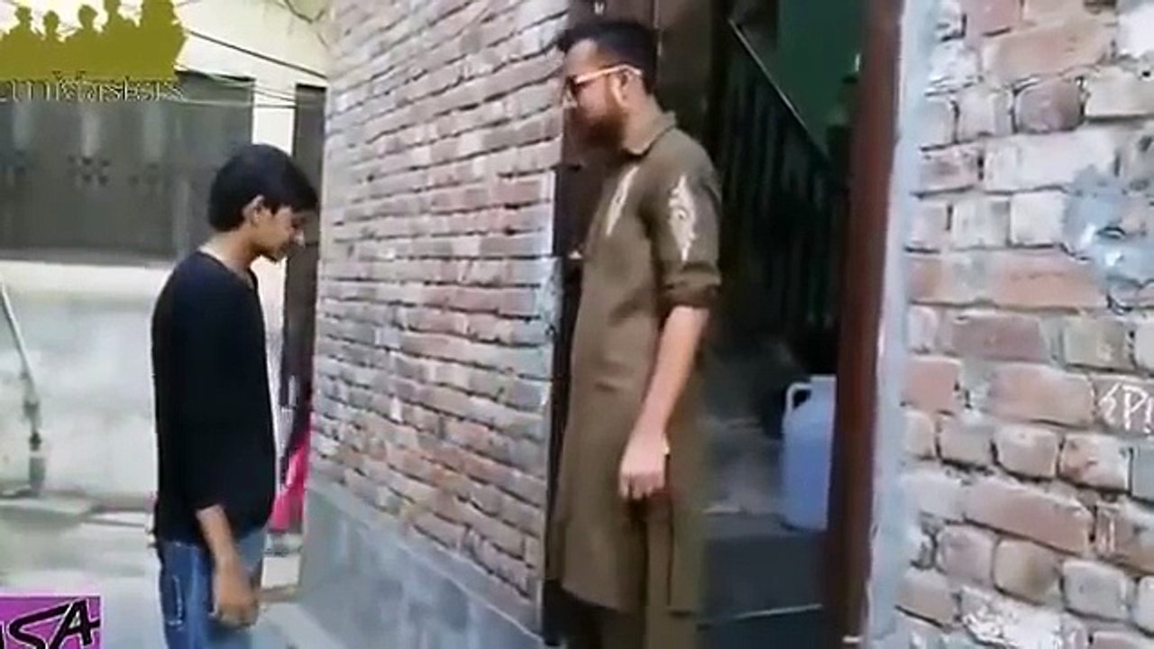indian_funny_prank__whatsapp_video_19_November_video_not_try_to_laugh_prank_in_i