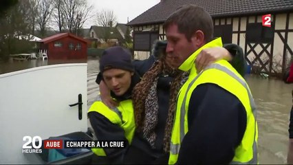 Inondations dans l'Aube : les habitants essaient d'échapper à la crue