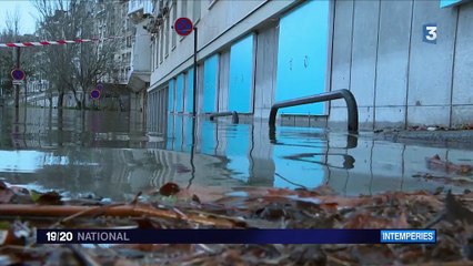 Crue de la Seine : l'eau continue de monter