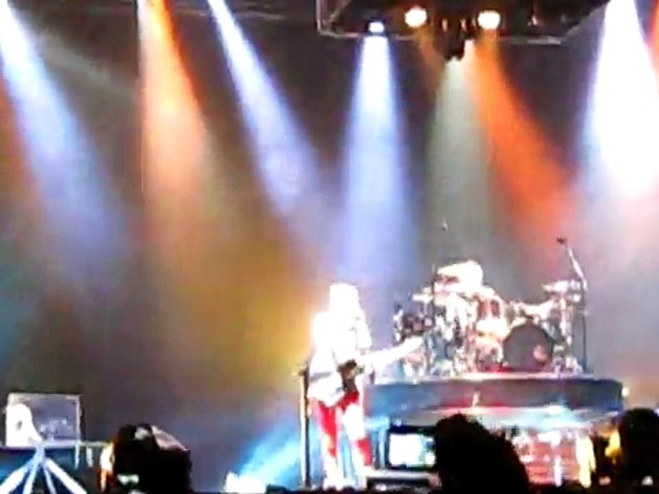 Muse - Interlude + Hysteria, Galaxie Mega Hall, Amnéville-les-Thermes, France  11/1/2009