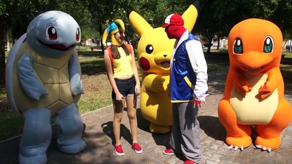 Pokemon Parodia / Manito y Maskarin / Dinosaurio y Robot