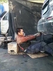 Vas-y démarre... Je regarde si le pot est bouché! FAIL