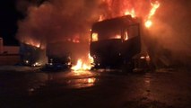 Trois camions de transport prennent feu à Pouxeux