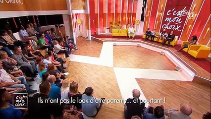Parents, ils sont tatoués et percés et se retrouvent face à un monde différent dans "C'est mon choix" - Regardez