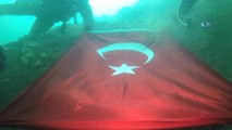 Afrin Harekatına Destek İçin Suyun 20 Metre Altında Türk Bayrağı Açtılar