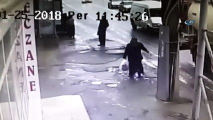 Minibüs durağa işte böyle girdi