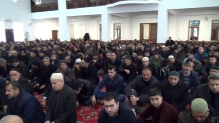 Cuma'da Eller Mehmetçik İçin Semaya Kalktı