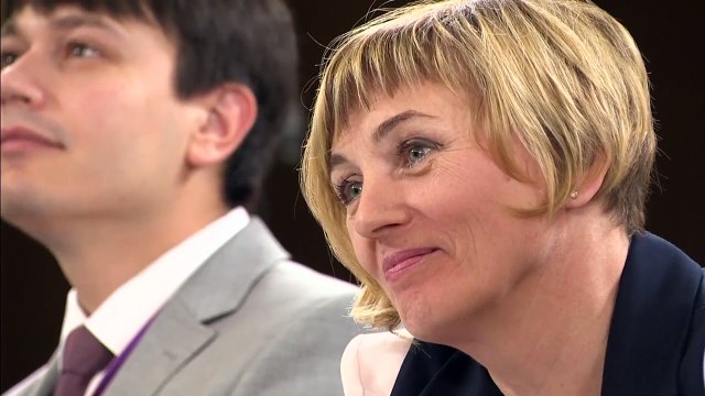 How does Vladimir Putin work?