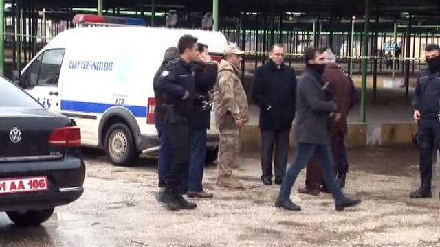 Reyhanlı'da boş pazar yerine roket düştü