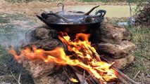 Oh Dear! Two Boys Boiled Eels With Coconut Juice​ - How To Cook Eel in My Village