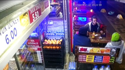 Terör yandaşlarından vatandaşa tekme tokat dayak kamerada