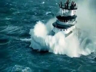 Impresionante Temporal y Barco navegando