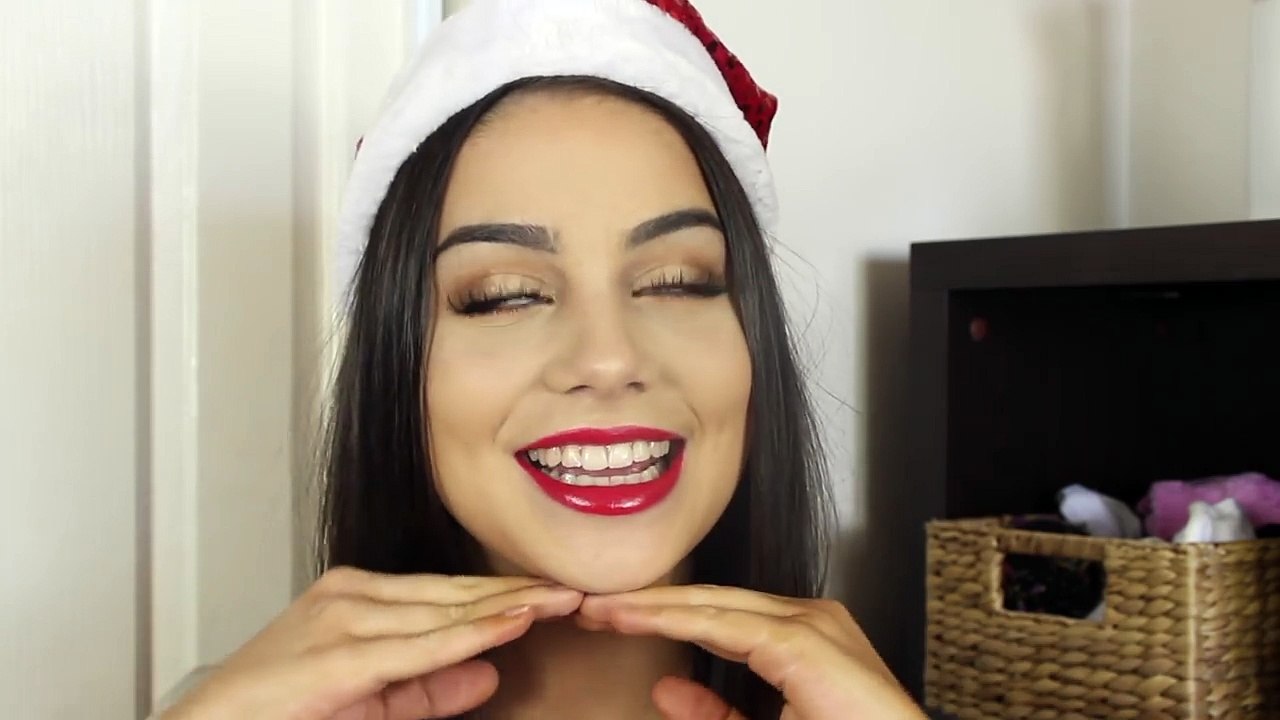 Holiday Makeup Tutorial: Gold Eyes & Red Lips