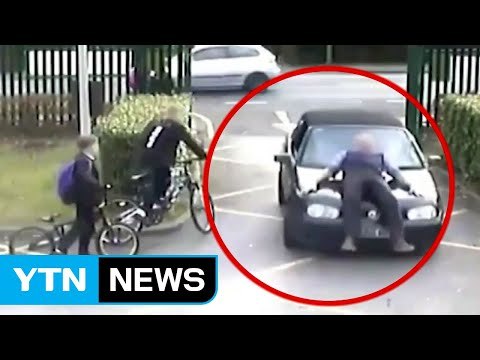 [자막뉴스] 주차장 진입 금지? 선생 들이받은 아빠 / YTN